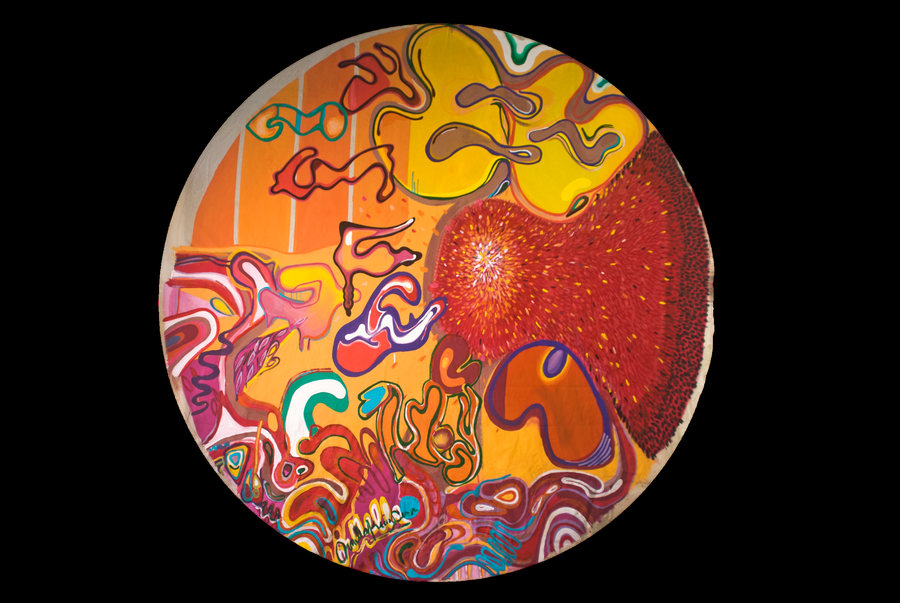 La Gran O (2022) by Ornella Ruiz Díaz, circular painting intervened during the LABITCONF performance
